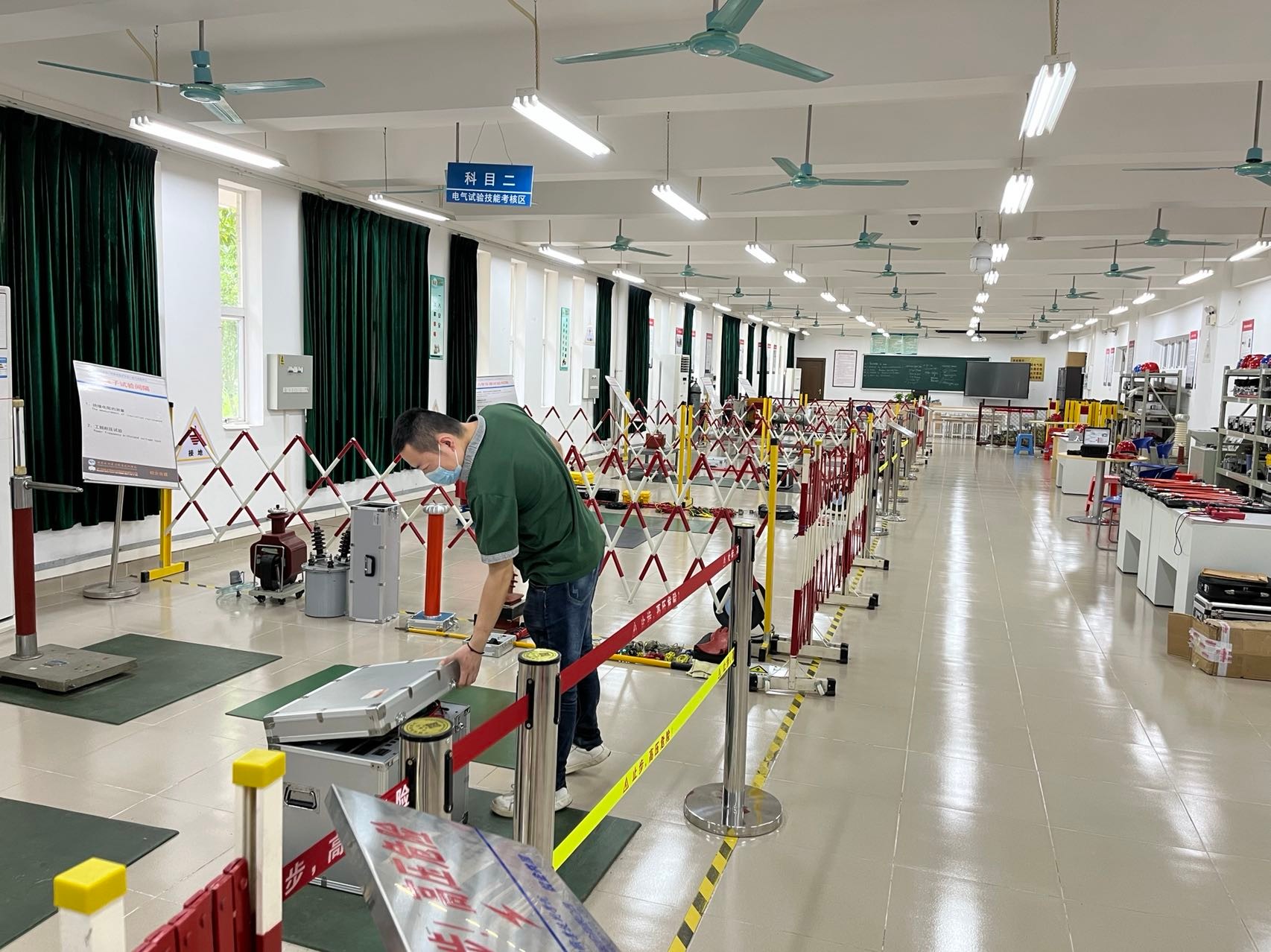 ?    ?廣東水利電力職業(yè)技術(shù)學(xué)院實(shí)訓(xùn)室設(shè)備、軟件及系統(tǒng)建設(shè)項(xiàng)目